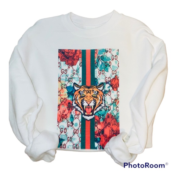 🔶 Sassy Tiger Sweatshirt🔶 - Picture 1 of 1